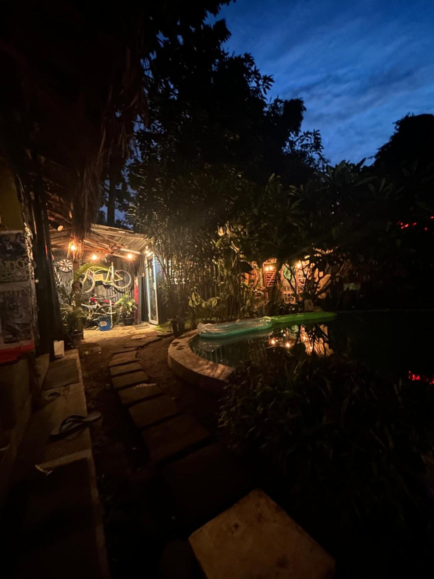 Losmanos Hostel Yogyakarta Eksteriør bilde