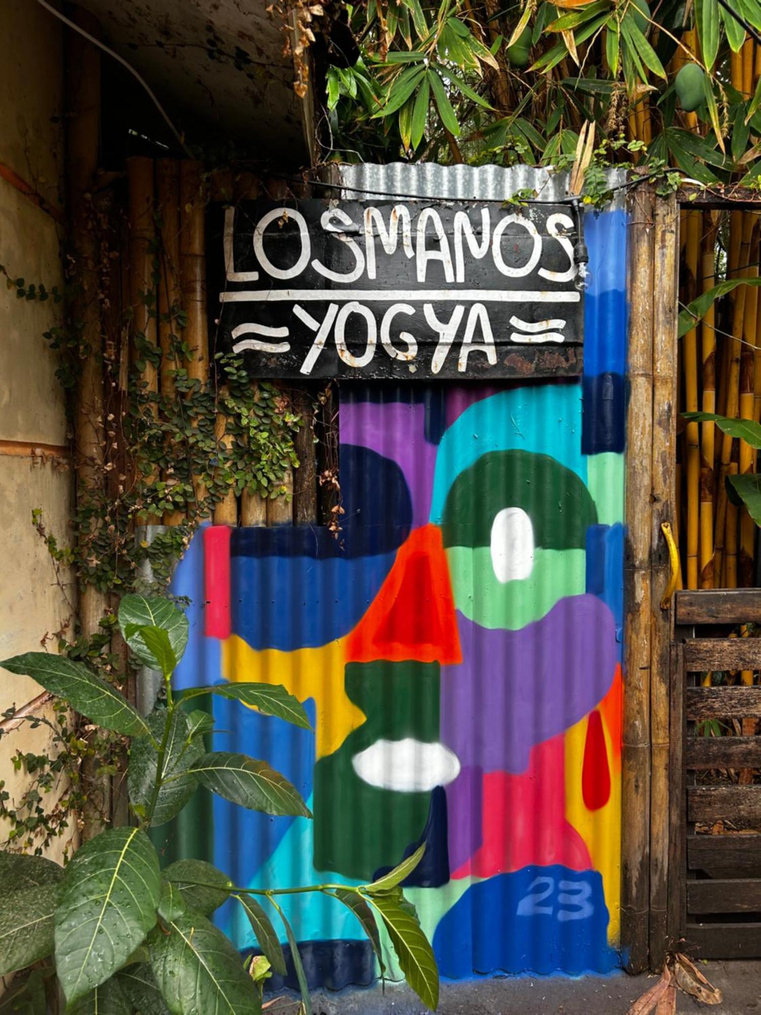 Losmanos Hostel Yogyakarta Eksteriør bilde