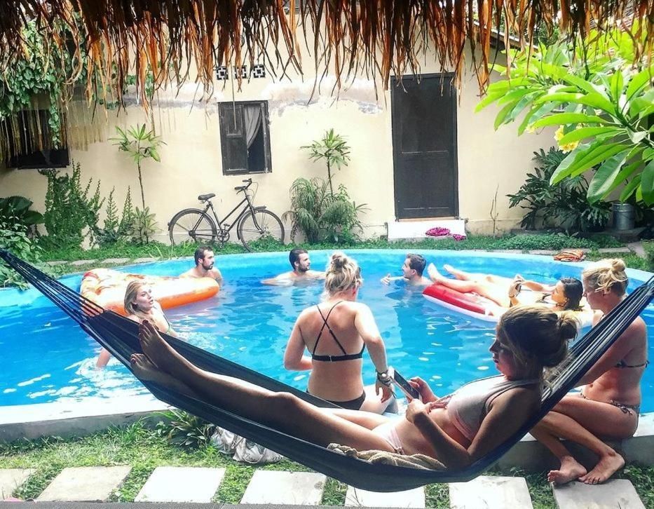 Losmanos Hostel Yogyakarta Eksteriør bilde