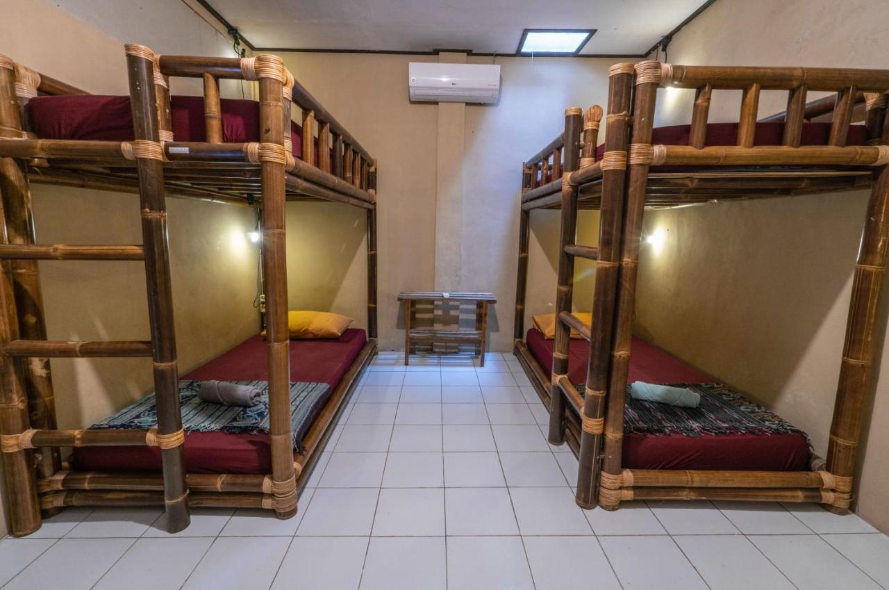 Losmanos Hostel Yogyakarta Eksteriør bilde