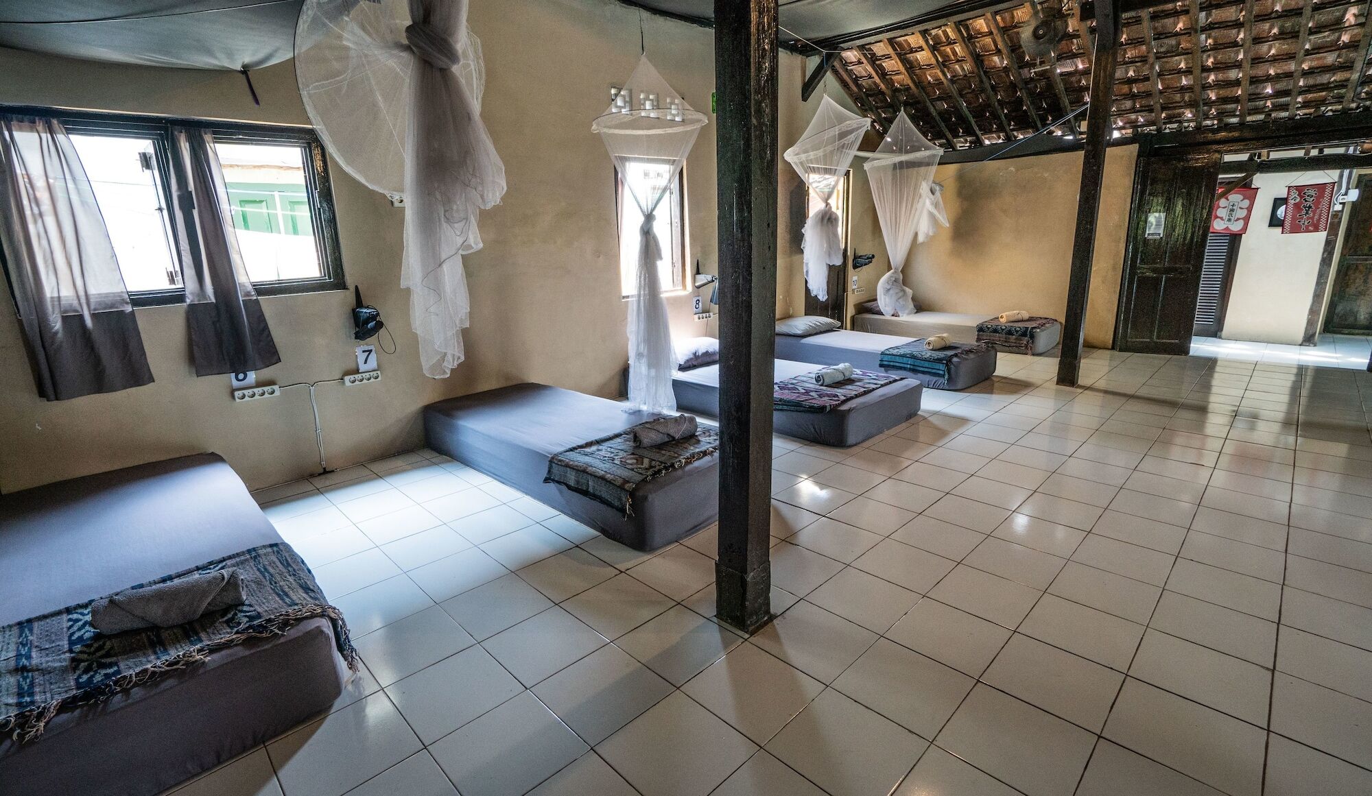 Losmanos Hostel Yogyakarta Eksteriør bilde