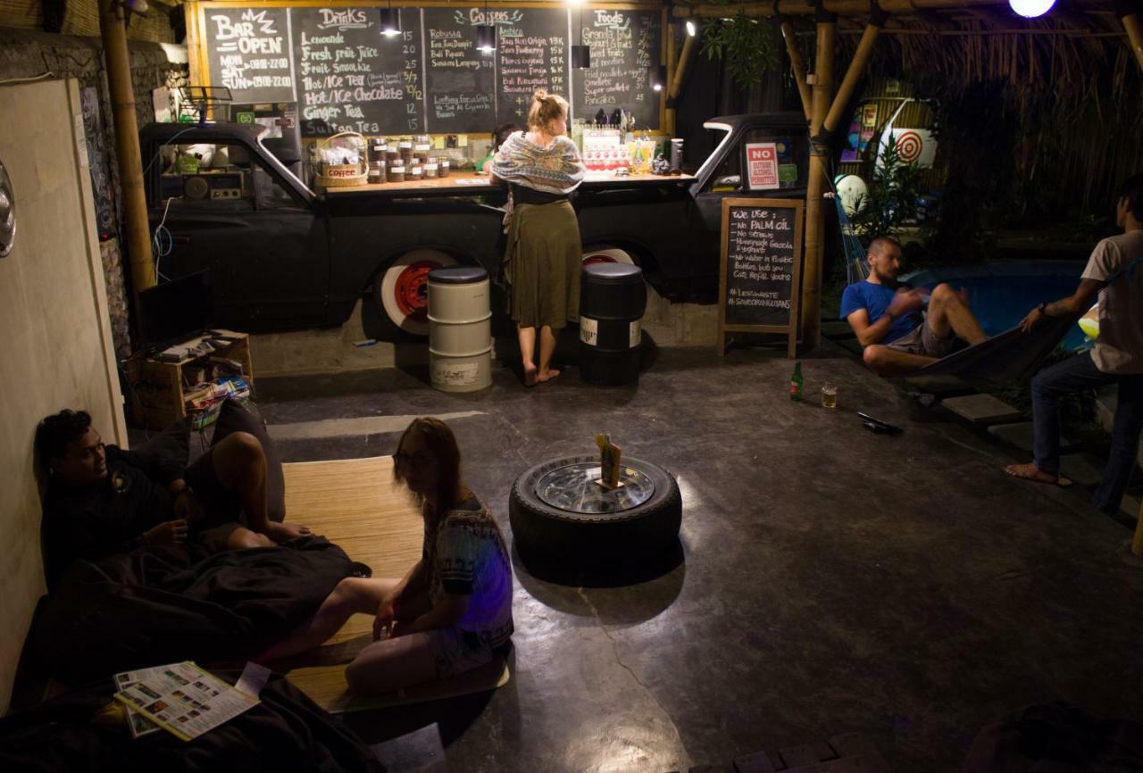 Losmanos Hostel Yogyakarta Eksteriør bilde